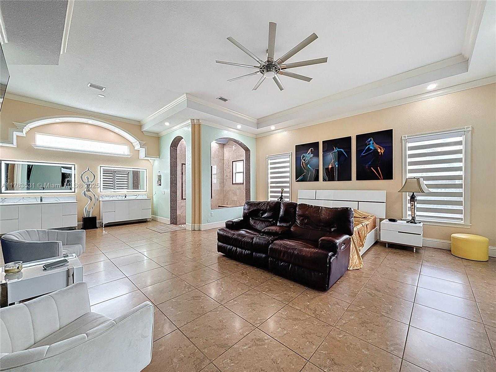 Small Image of 20455 SOUTH WEST 154TH AVE, Miami Number 47