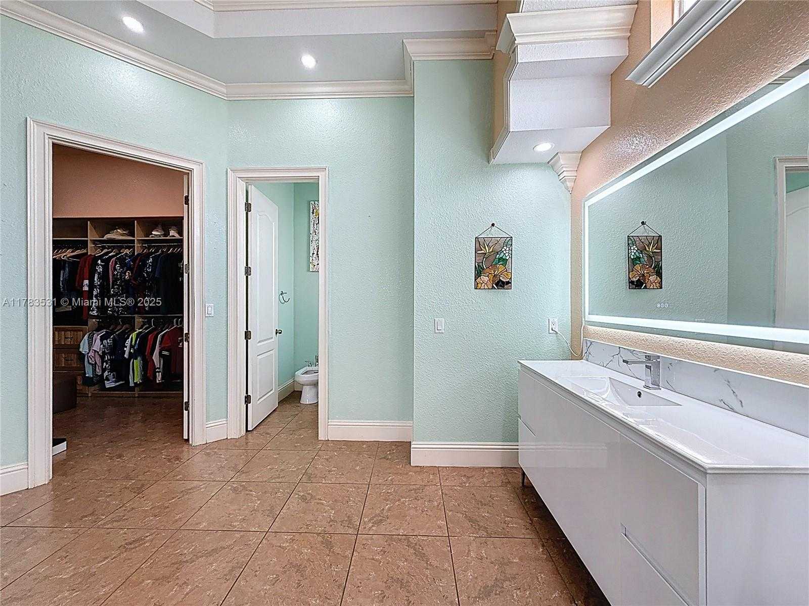 Small Image of 20455 SOUTH WEST 154TH AVE, Miami Number 56