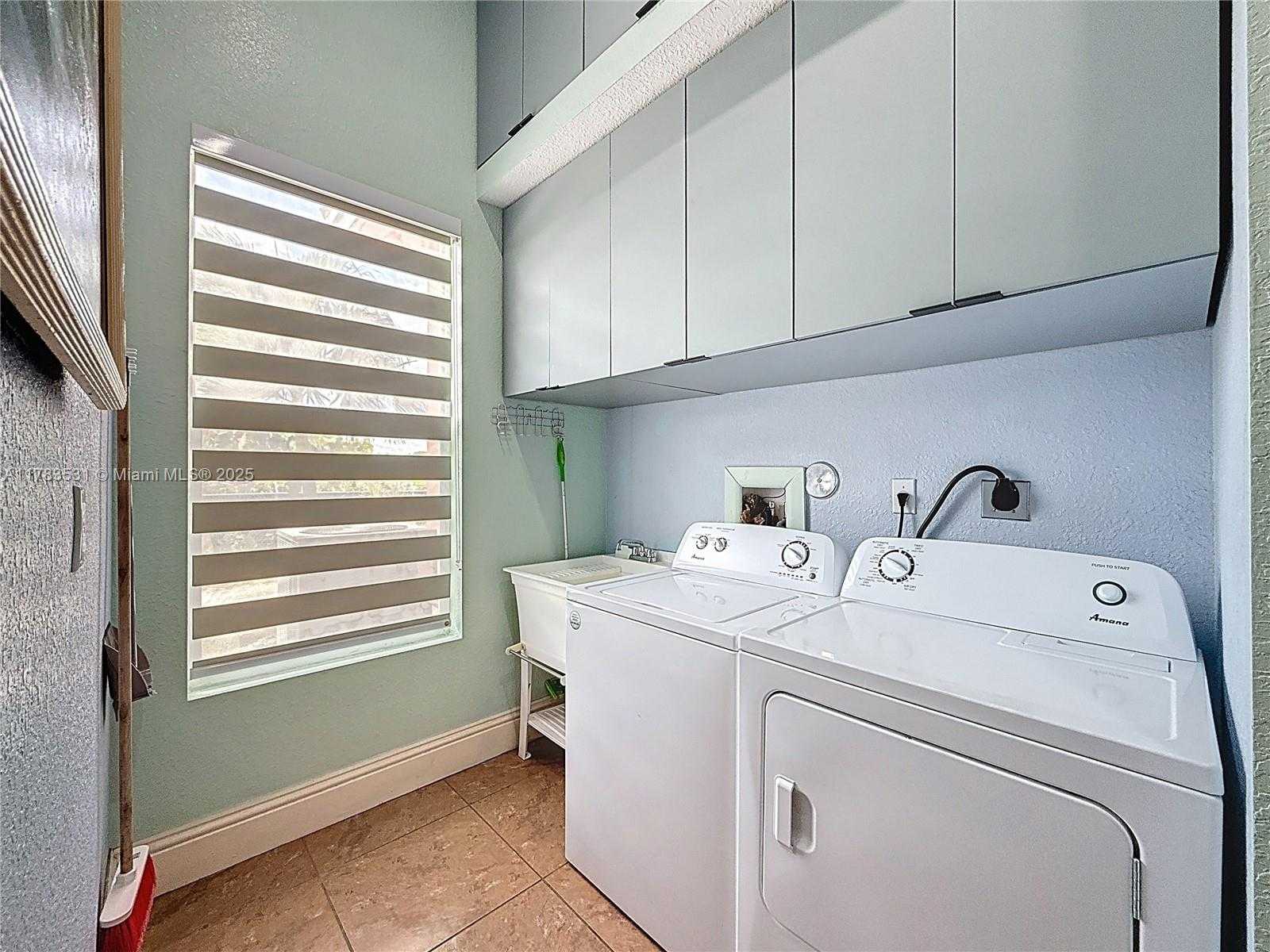 Small Image of 20455 SOUTH WEST 154TH AVE, Miami Number 60