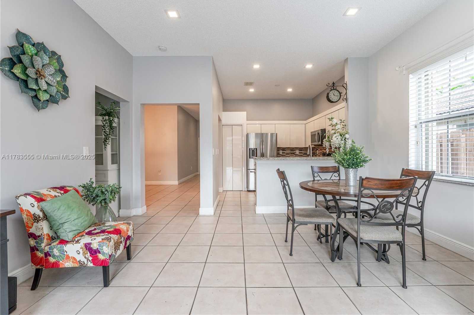 Small Image of 284 ROYAL COVE WAY, Davie Number 10