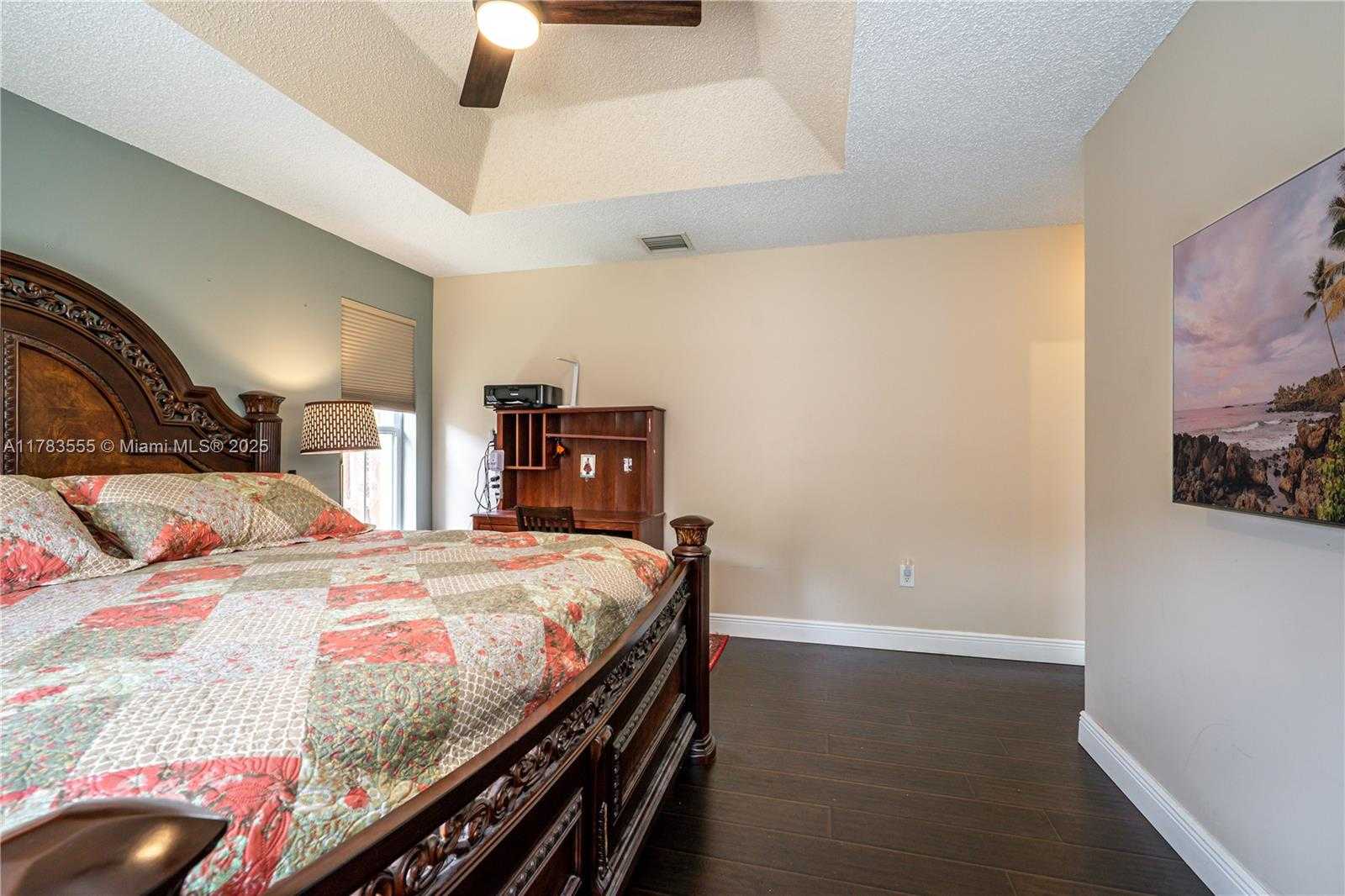 Small Image of 284 ROYAL COVE WAY, Davie Number 13