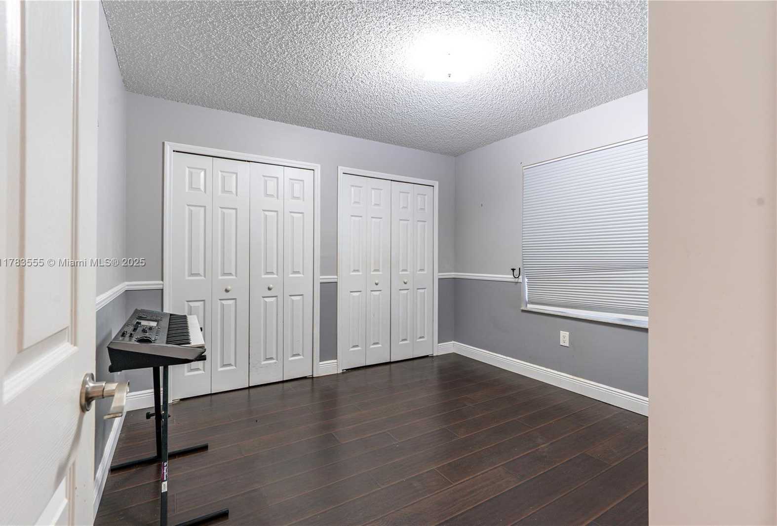 Small Image of 284 ROYAL COVE WAY, Davie Number 18