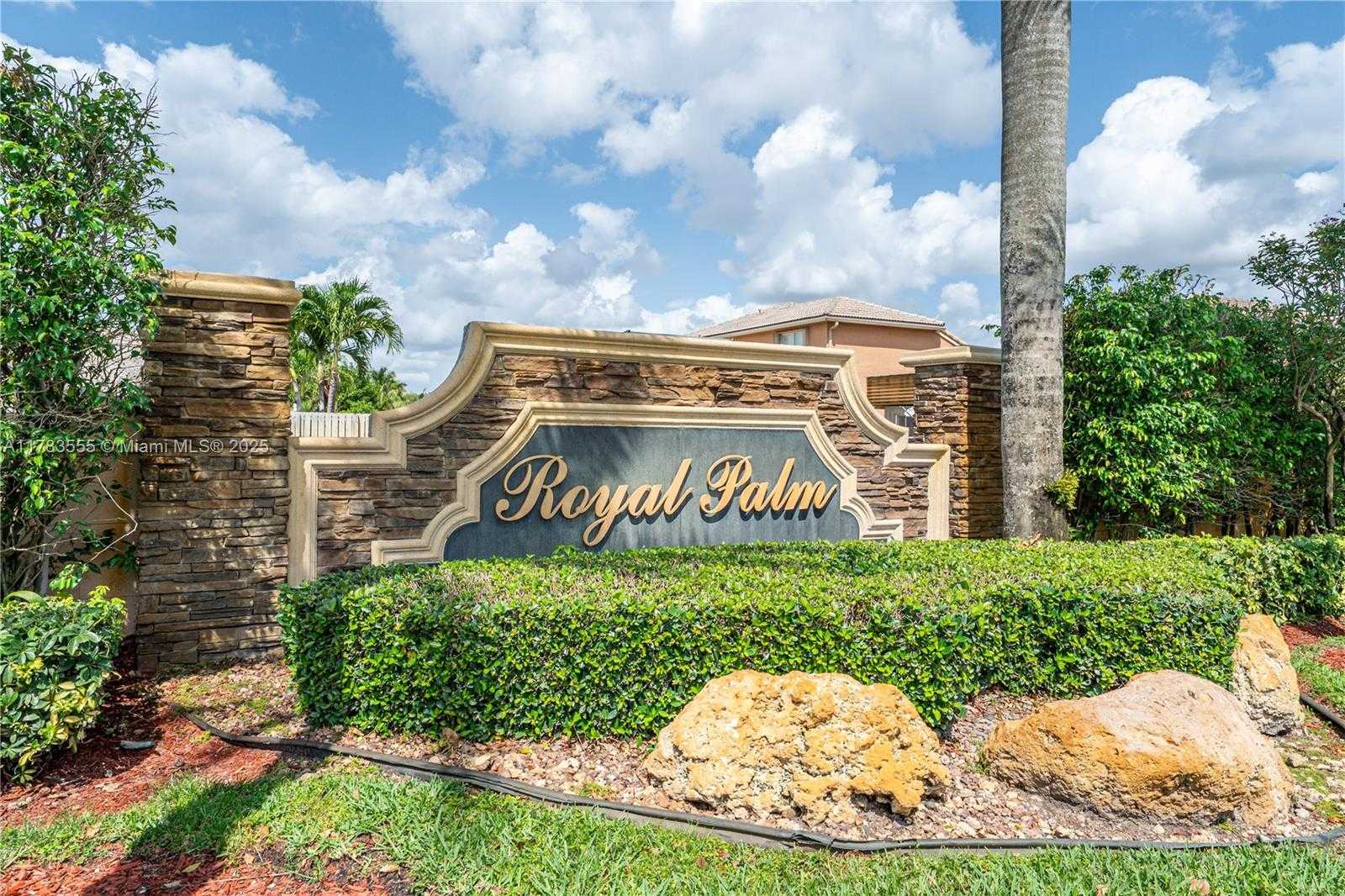 Small Image of 284 ROYAL COVE WAY, Davie Number 2