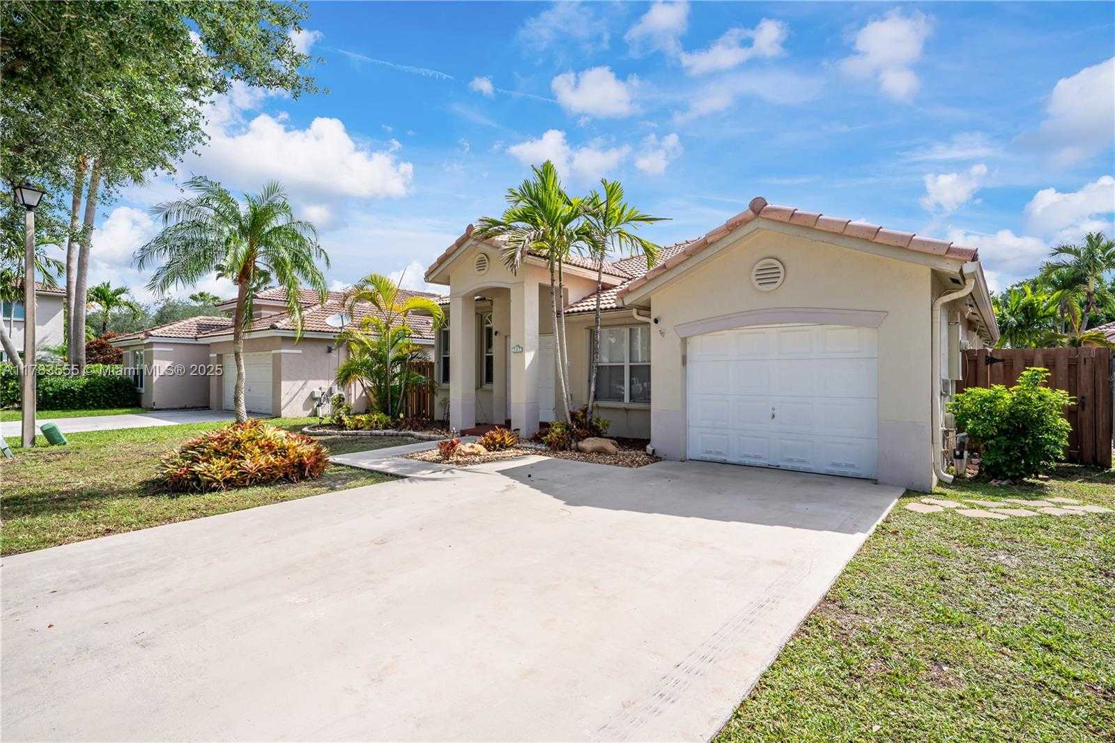 Small Image of 284 ROYAL COVE WAY, Davie Number 23