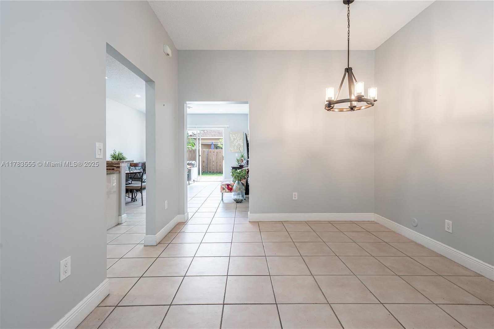 Small Image of 284 ROYAL COVE WAY, Davie Number 5