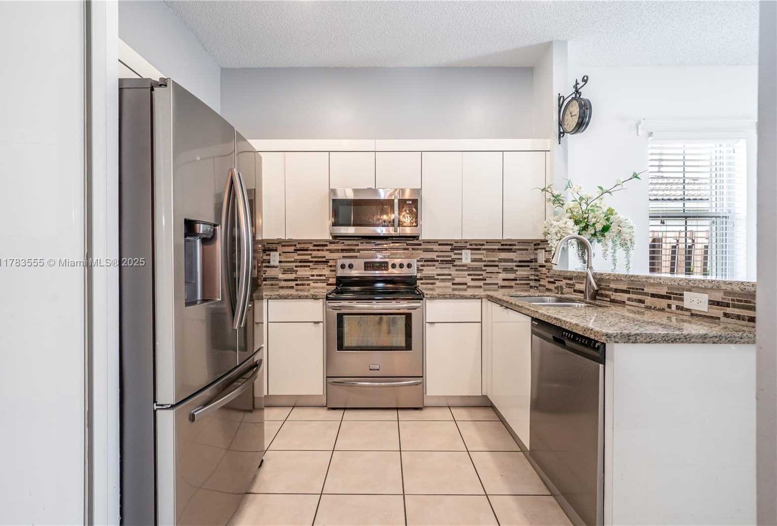 Small Image of 284 ROYAL COVE WAY, Davie Number 7
