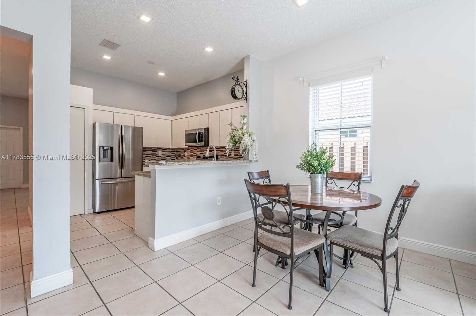 Small Image of 284 ROYAL COVE WAY, Davie Number 8