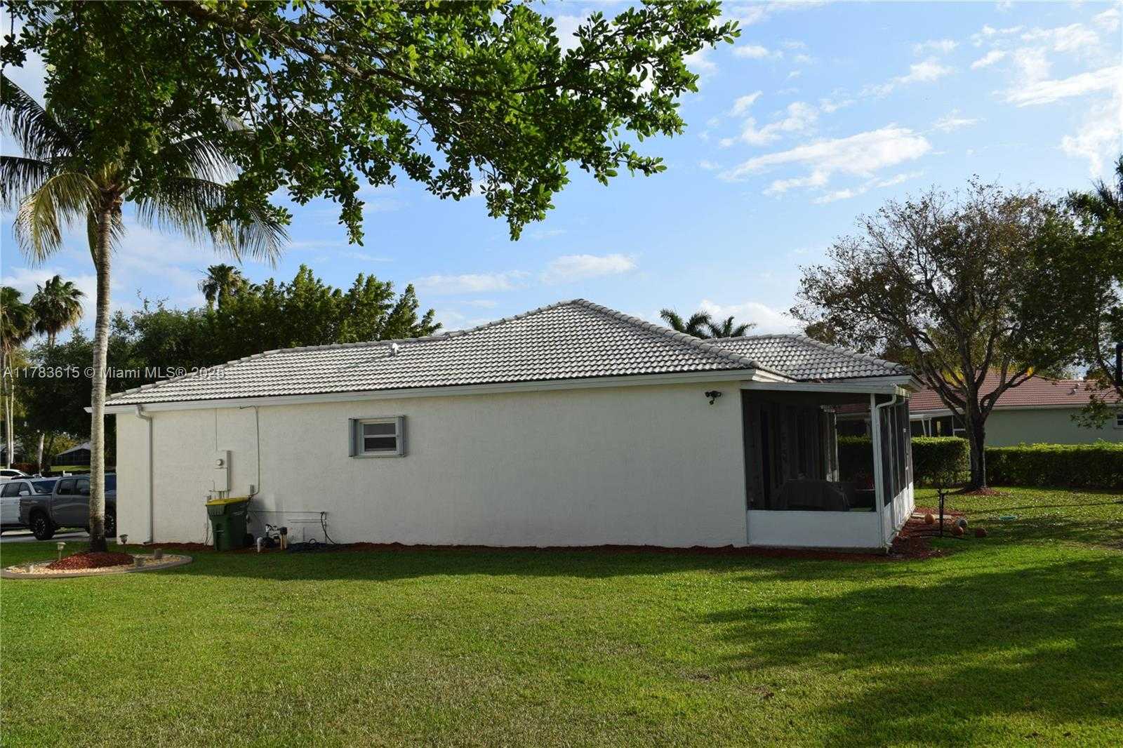 Small Image of 440 SOUTH EAST 25TH DR, Homestead Number 8