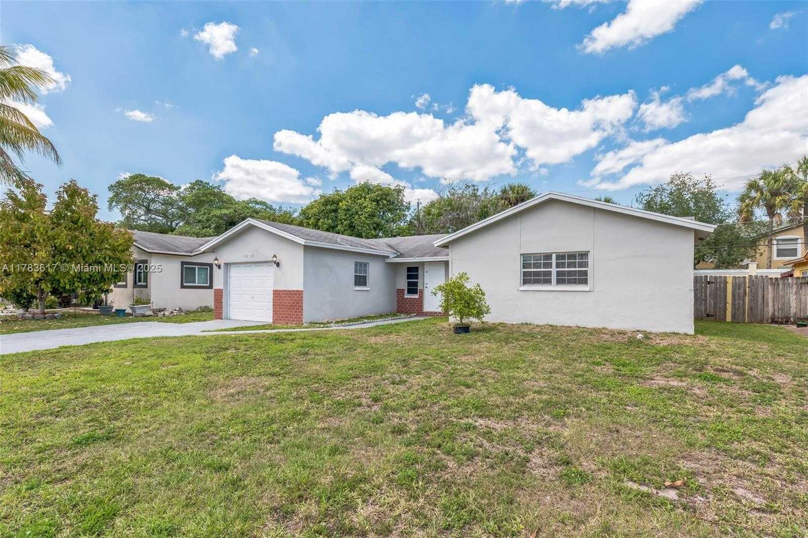 Small Image of 9219 SOUTH WEST 1ST PL, Boca Raton Number 15
