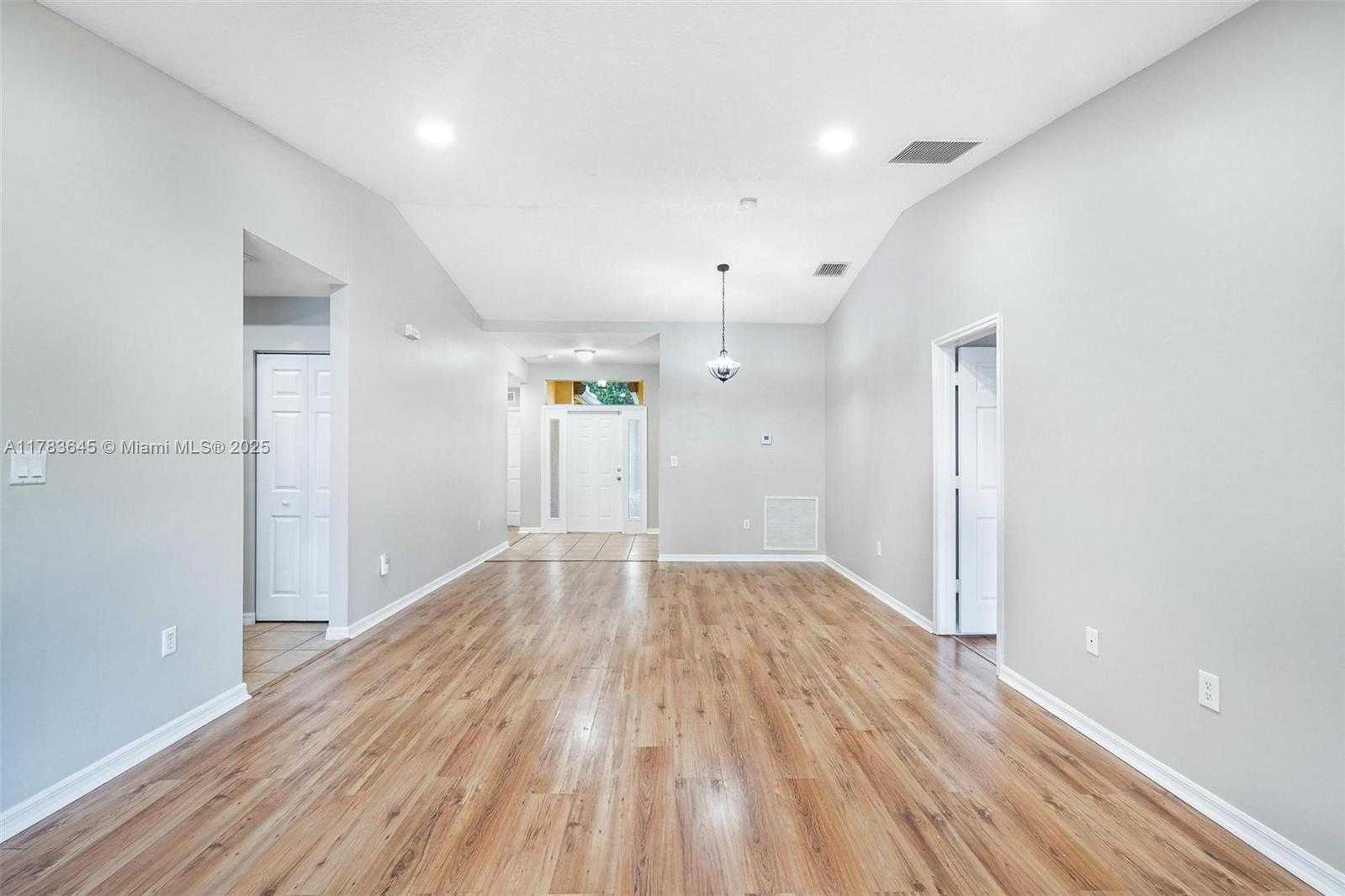Small Image of 21092 SOUTH WEST 91ST CT, Cutler Bay Number 6
