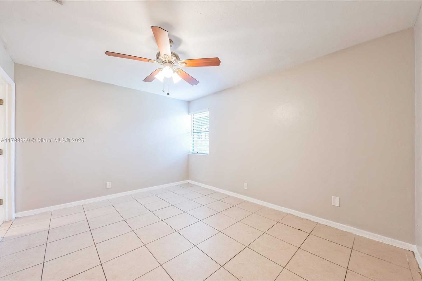 Small Image of 10108 SOUTH WINDTREE LN S, Boca Raton Number 14