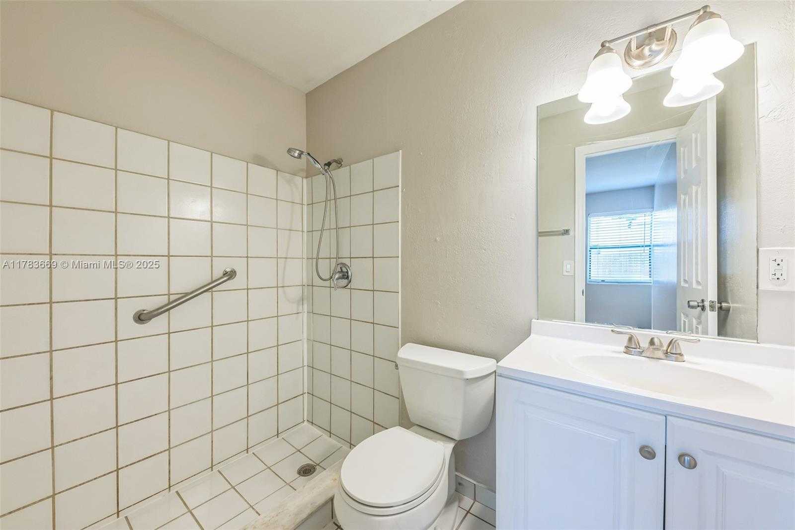 Small Image of 10108 SOUTH WINDTREE LN S, Boca Raton Number 9