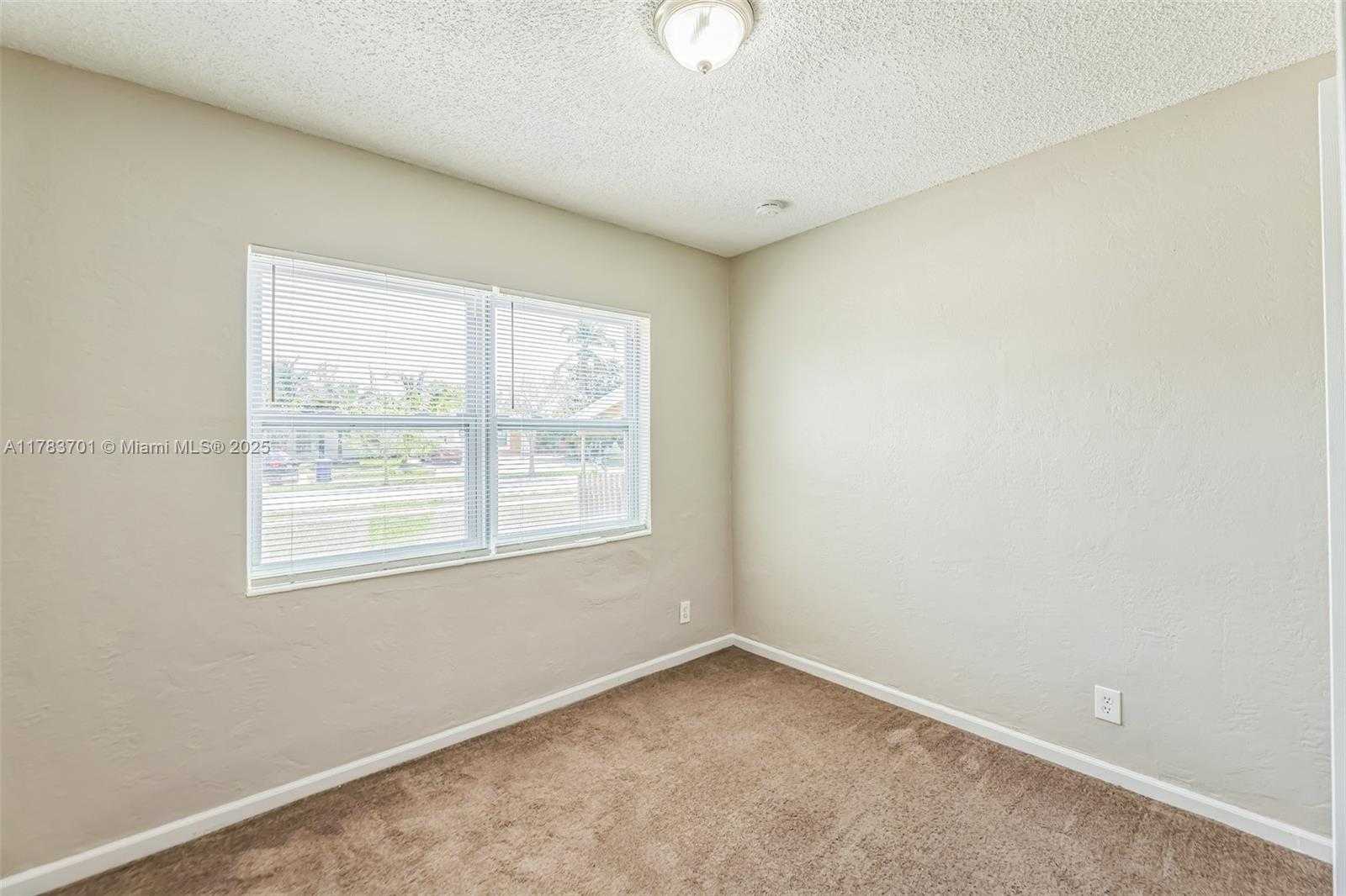 Small Image of 1541 SOUTH WEST 63RD TER, North Lauderdale Number 16