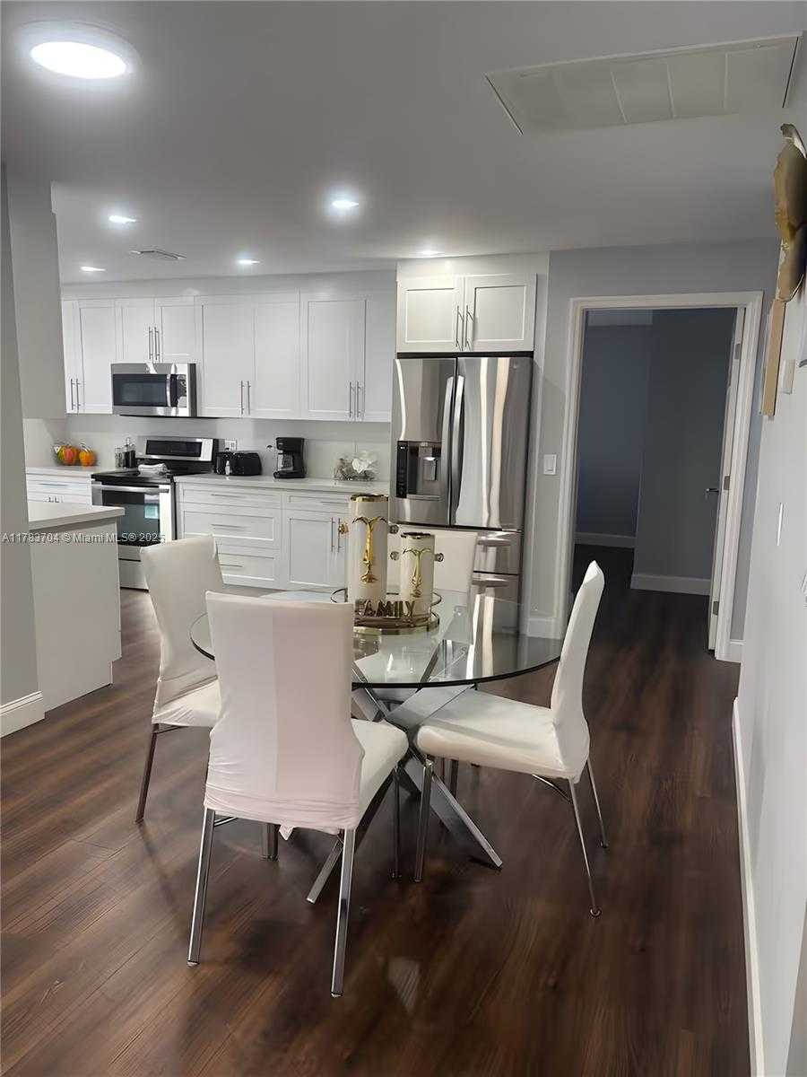 Small Image of 1398 HARBOR VIEW DR, Fort Myers Number 12