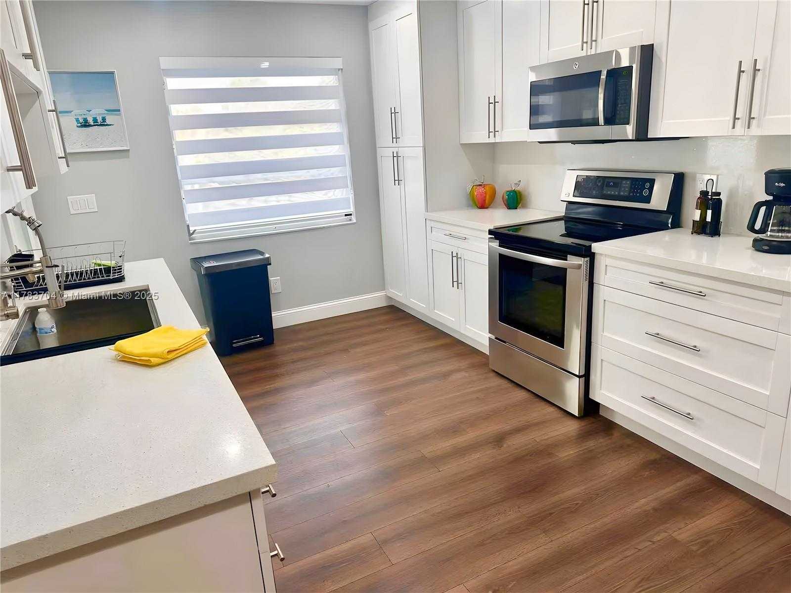 Small Image of 1398 HARBOR VIEW DR, Fort Myers Number 15