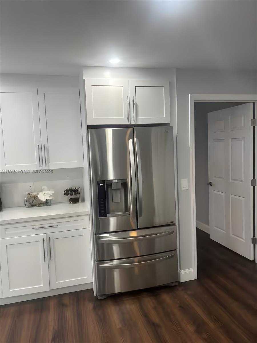 Small Image of 1398 HARBOR VIEW DR, Fort Myers Number 17