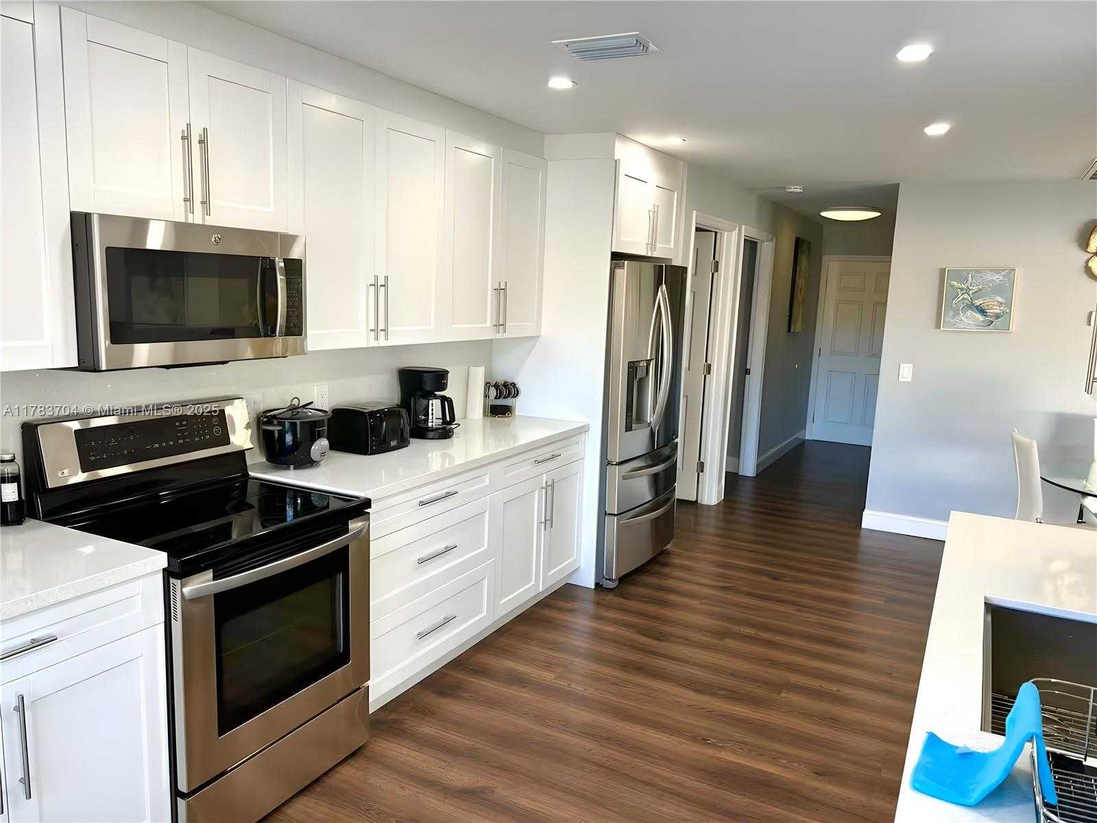 Small Image of 1398 HARBOR VIEW DR, Fort Myers Number 18