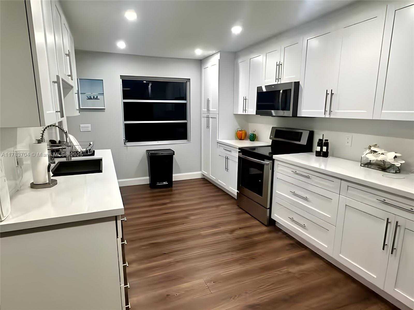 Small Image of 1398 HARBOR VIEW DR, Fort Myers Number 19