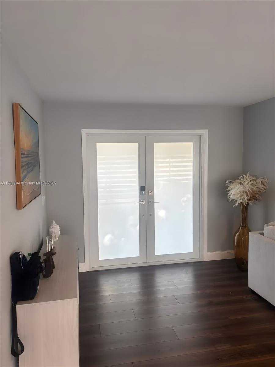 Small Image of 1398 HARBOR VIEW DR, Fort Myers Number 2