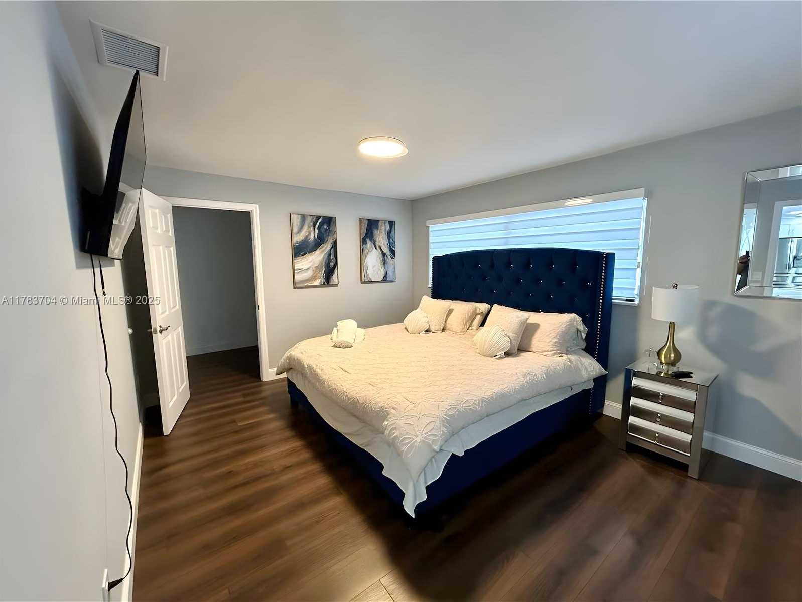 Small Image of 1398 HARBOR VIEW DR, Fort Myers Number 21