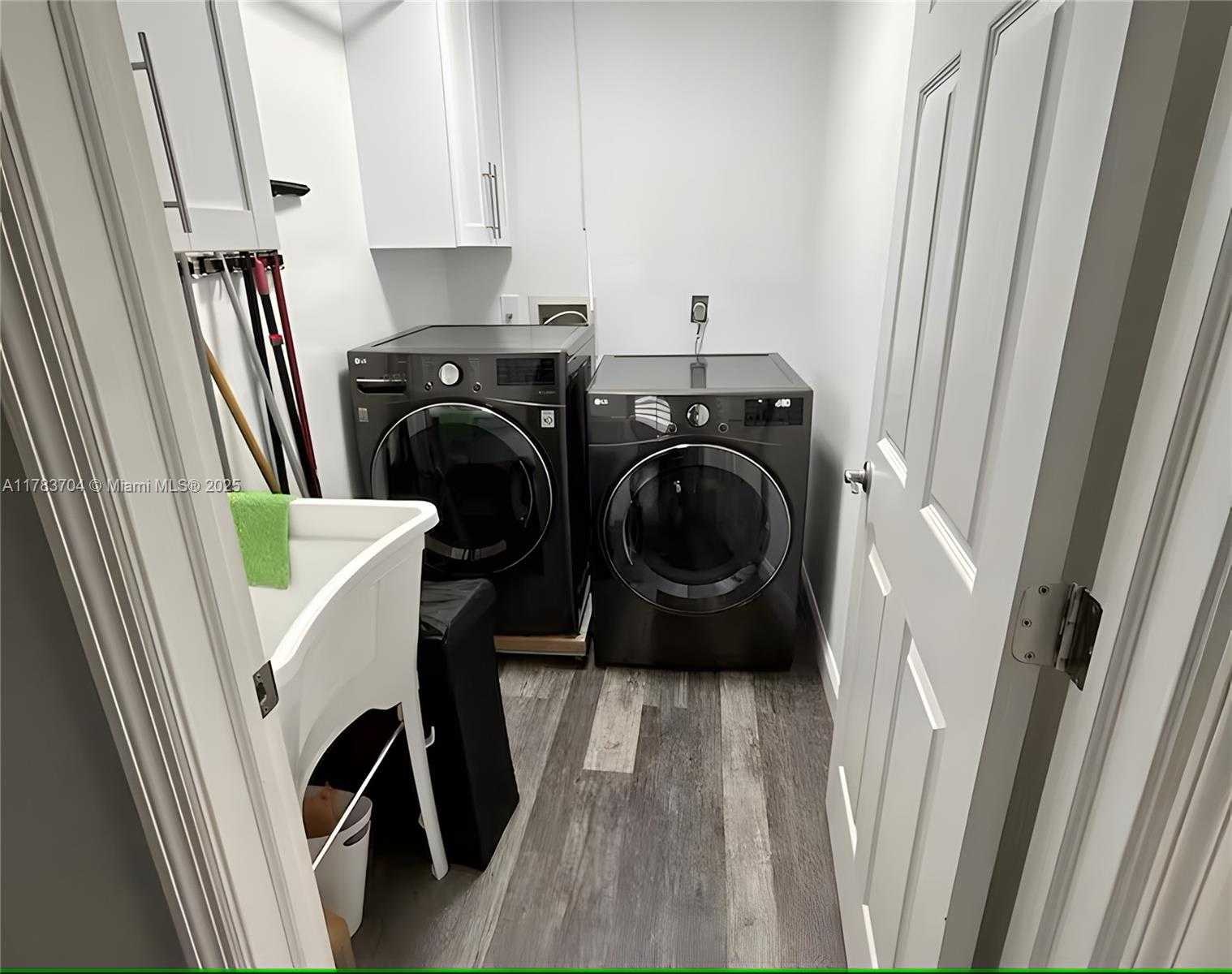 Small Image of 1398 HARBOR VIEW DR, Fort Myers Number 42