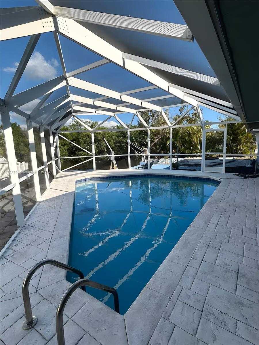 Small Image of 1398 HARBOR VIEW DR, Fort Myers Number 49