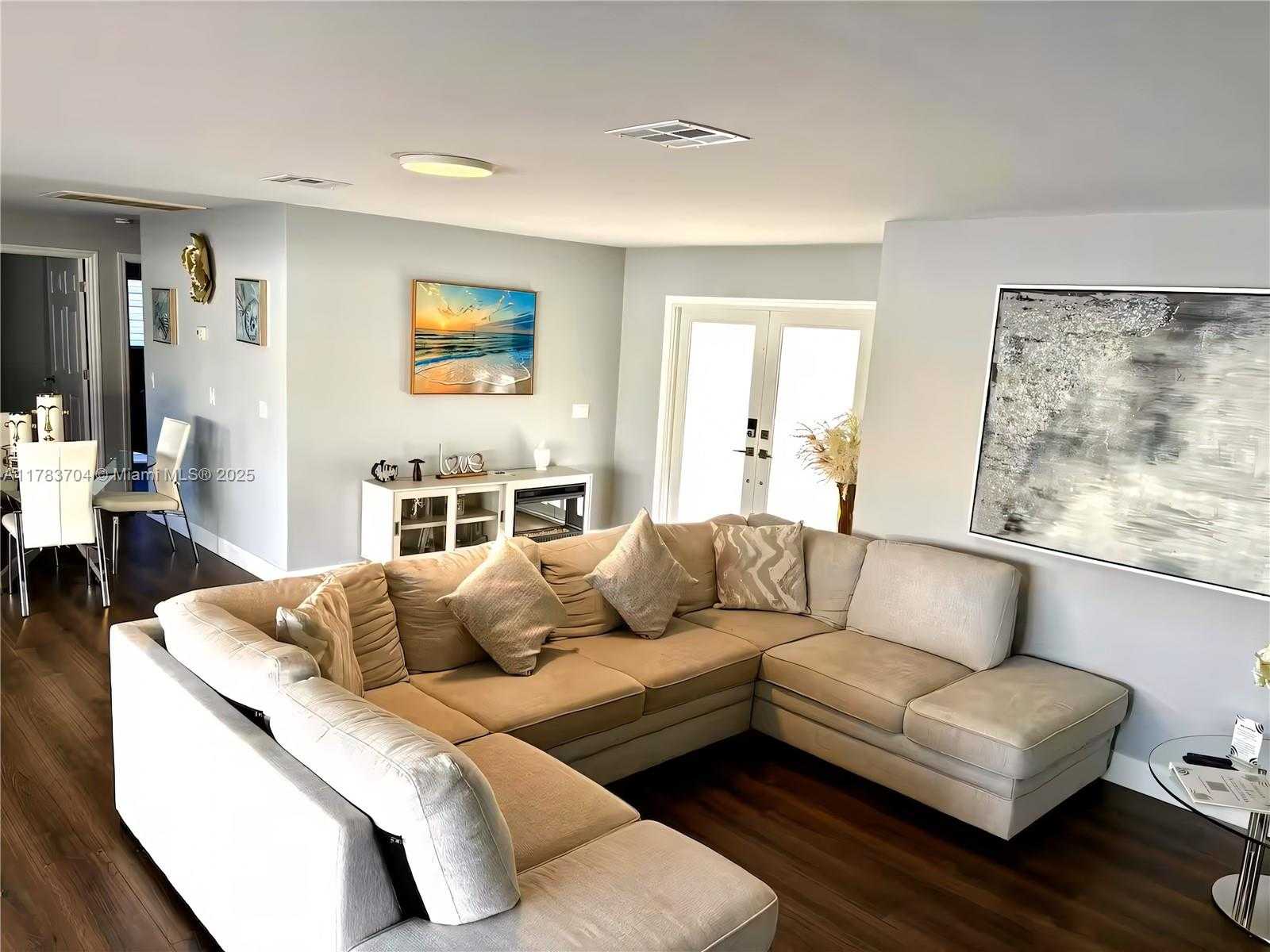 Small Image of 1398 HARBOR VIEW DR, Fort Myers Number 6