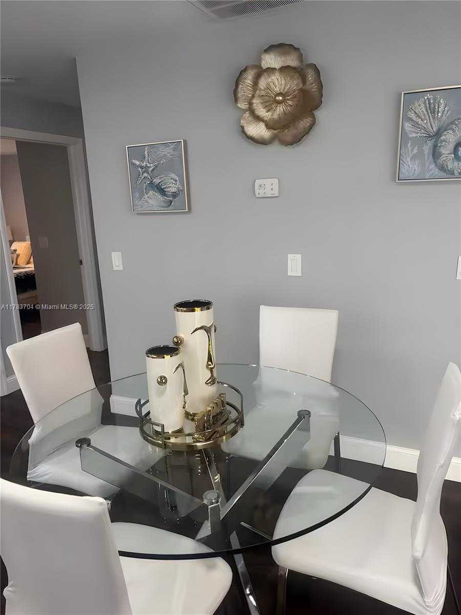 Small Image of 1398 HARBOR VIEW DR, Fort Myers Number 9