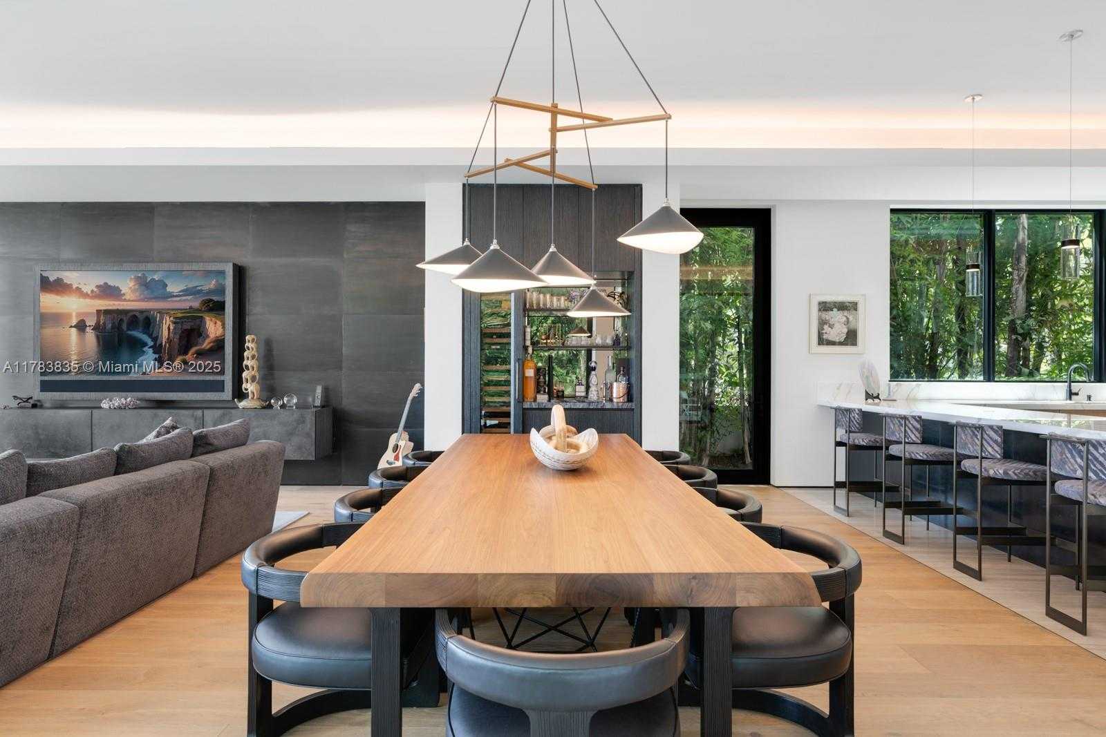 Small Image of 609 EAST DILIDO DR, Miami Beach Number 10