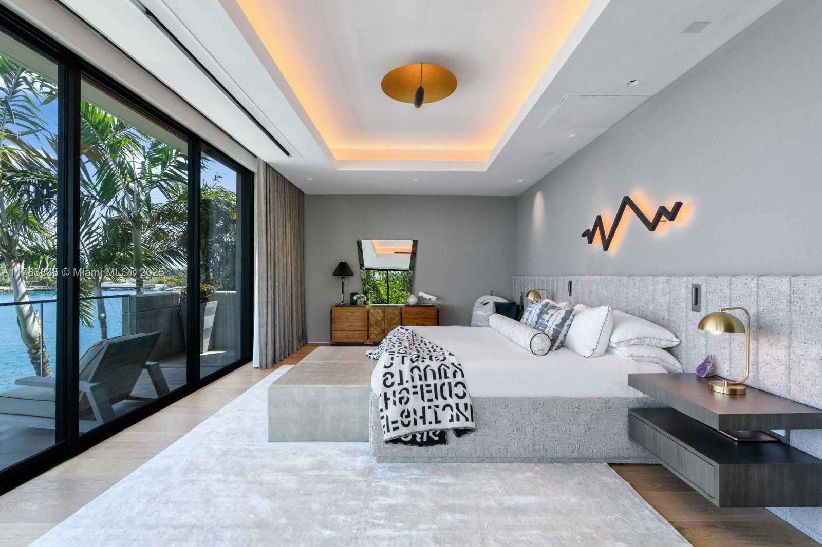 Small Image of 609 EAST DILIDO DR, Miami Beach Number 17