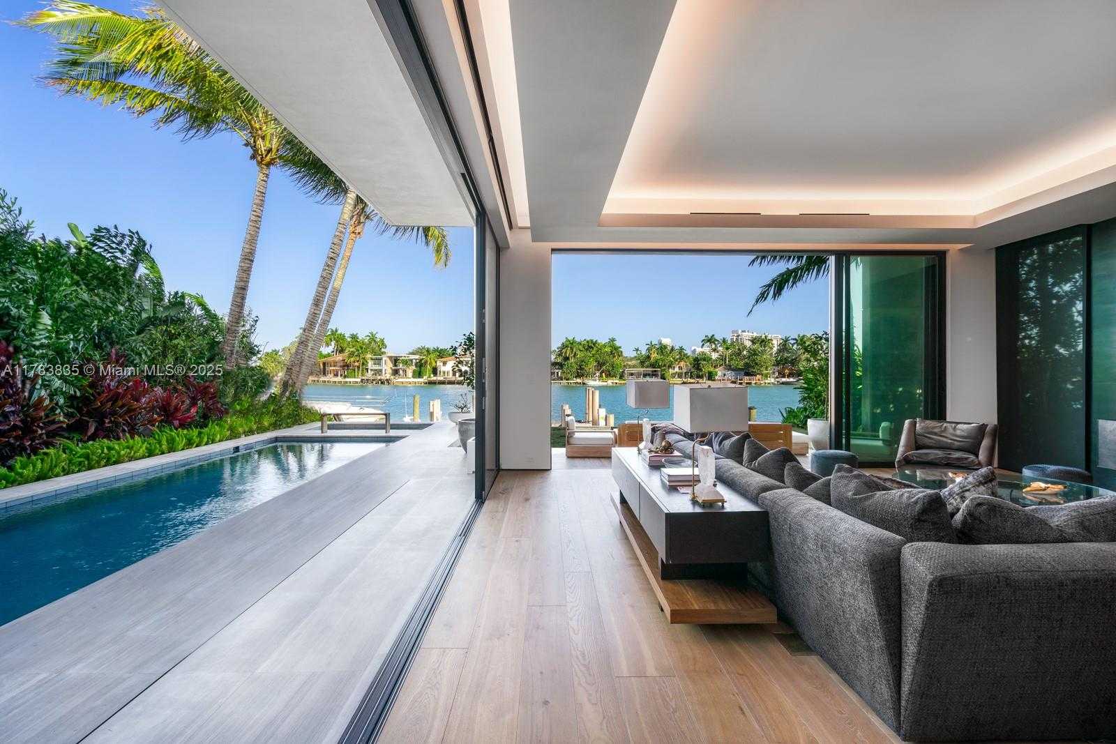 Small Image of 609 EAST DILIDO DR, Miami Beach Number 2