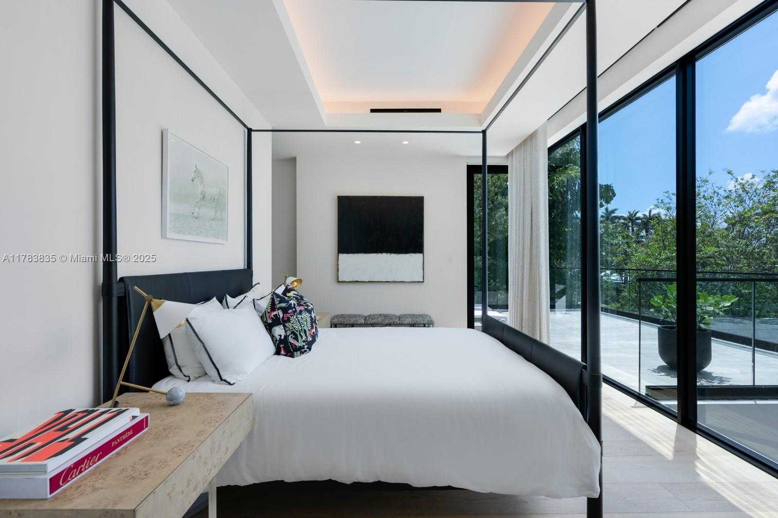 Small Image of 609 EAST DILIDO DR, Miami Beach Number 23
