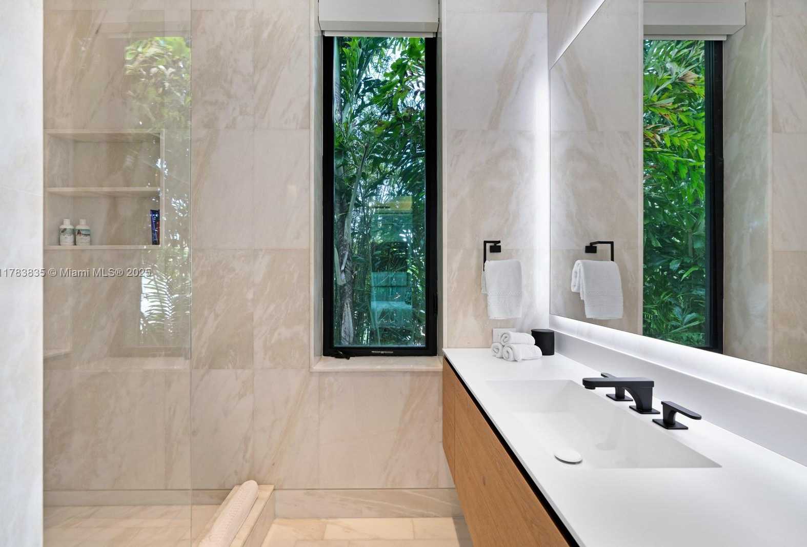 Small Image of 609 EAST DILIDO DR, Miami Beach Number 24