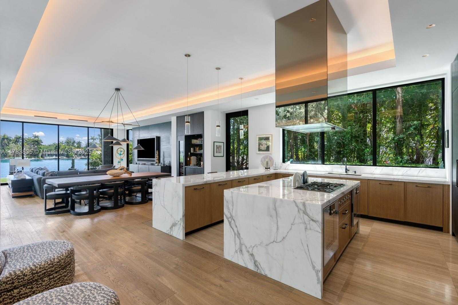 Small Image of 609 EAST DILIDO DR, Miami Beach Number 4
