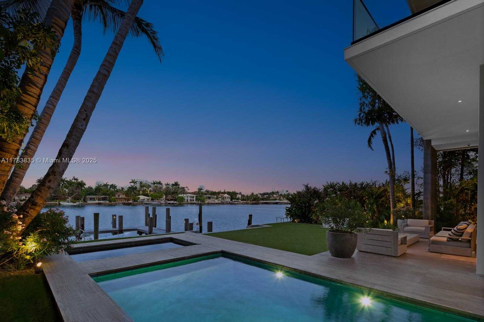 Small Image of 609 EAST DILIDO DR, Miami Beach Number 44