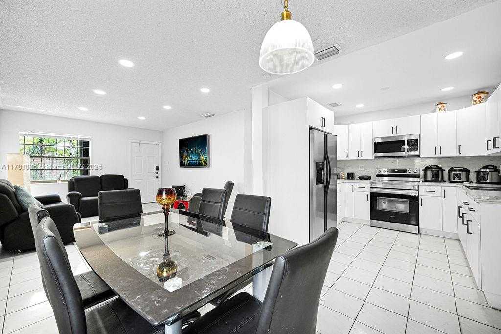 Small Image of 5080 EAST 5TH AVE, Hialeah Number 12