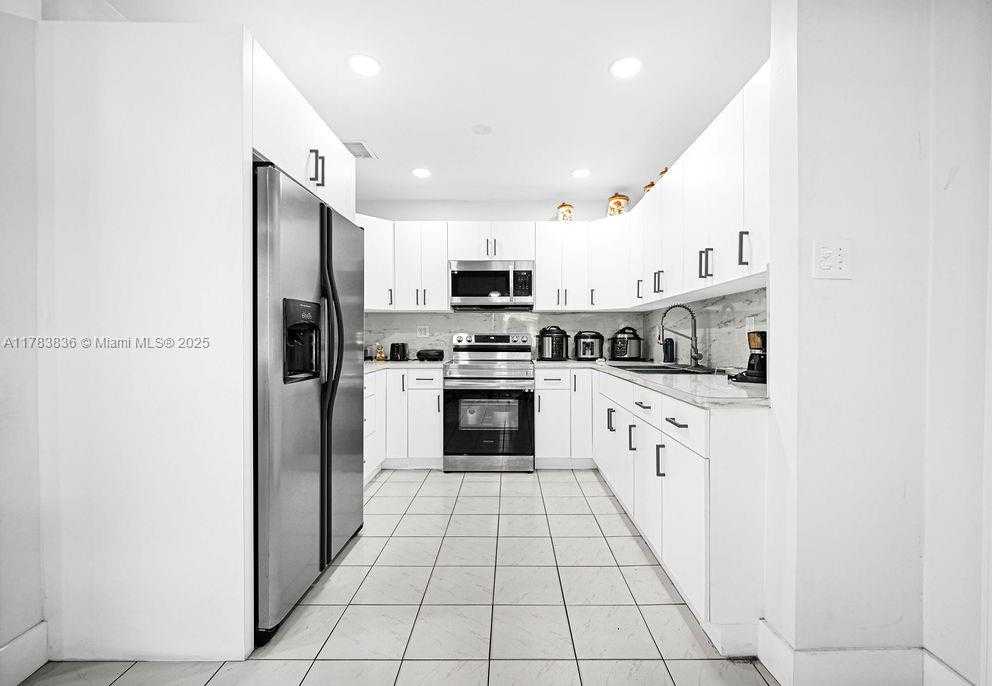 Small Image of 5080 EAST 5TH AVE, Hialeah Number 13