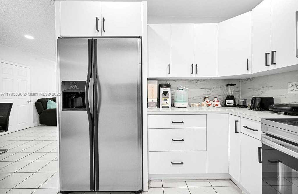 Small Image of 5080 EAST 5TH AVE, Hialeah Number 15