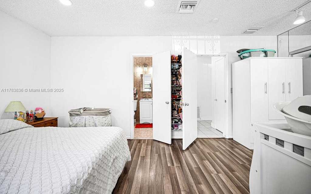 Small Image of 5080 EAST 5TH AVE, Hialeah Number 20