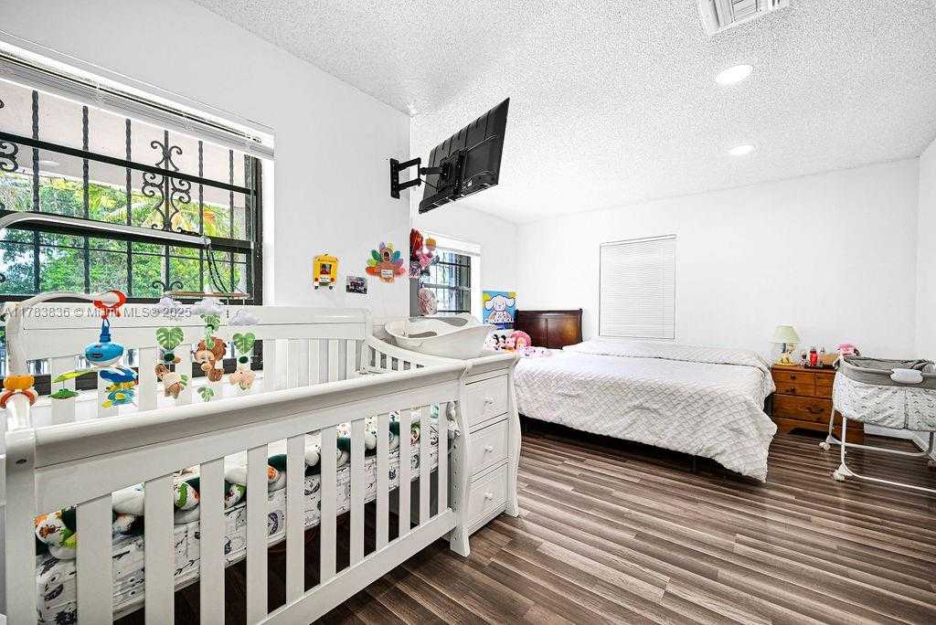 Small Image of 5080 EAST 5TH AVE, Hialeah Number 21