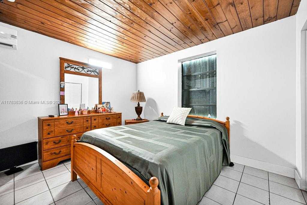 Small Image of 5080 EAST 5TH AVE, Hialeah Number 24