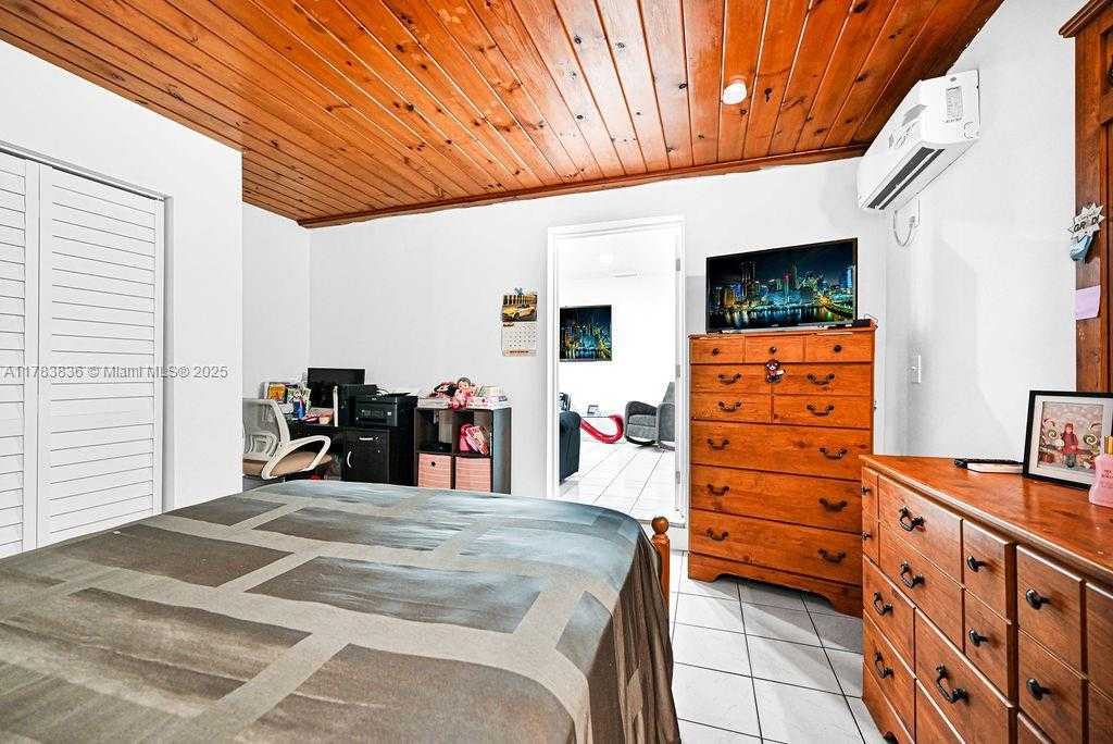 Small Image of 5080 EAST 5TH AVE, Hialeah Number 25