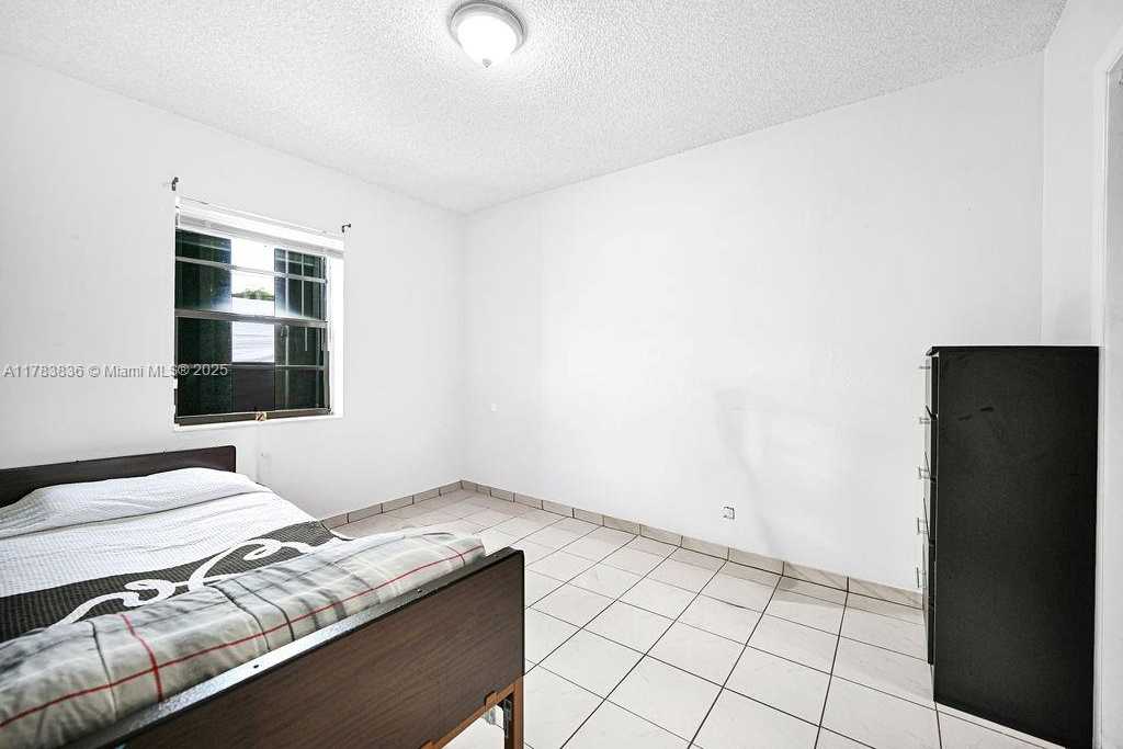 Small Image of 5080 EAST 5TH AVE, Hialeah Number 29