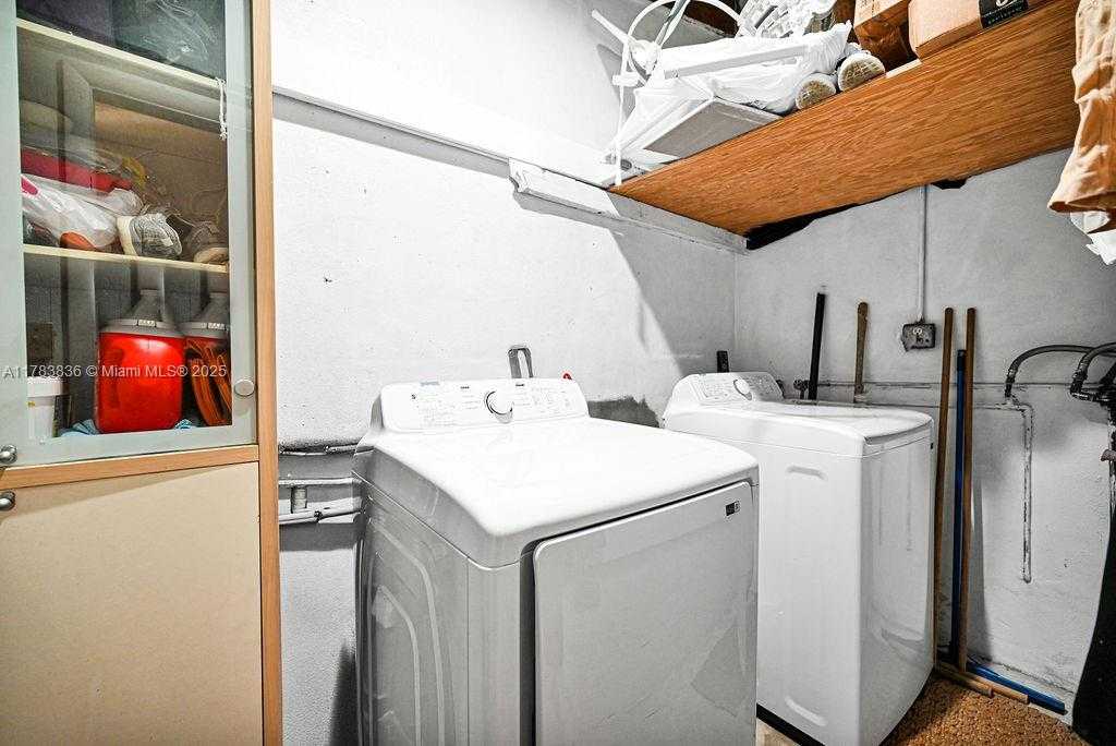 Small Image of 5080 EAST 5TH AVE, Hialeah Number 31
