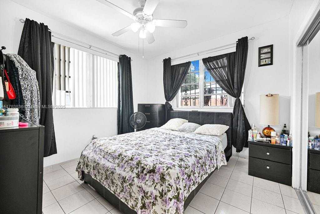 Small Image of 5080 EAST 5TH AVE, Hialeah Number 34