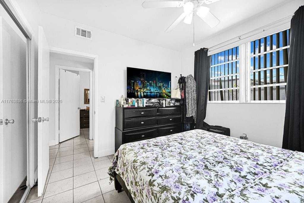 Small Image of 5080 EAST 5TH AVE, Hialeah Number 35