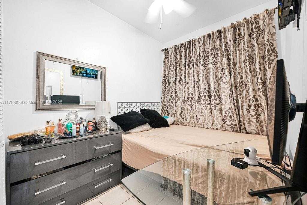 Small Image of 5080 EAST 5TH AVE, Hialeah Number 37