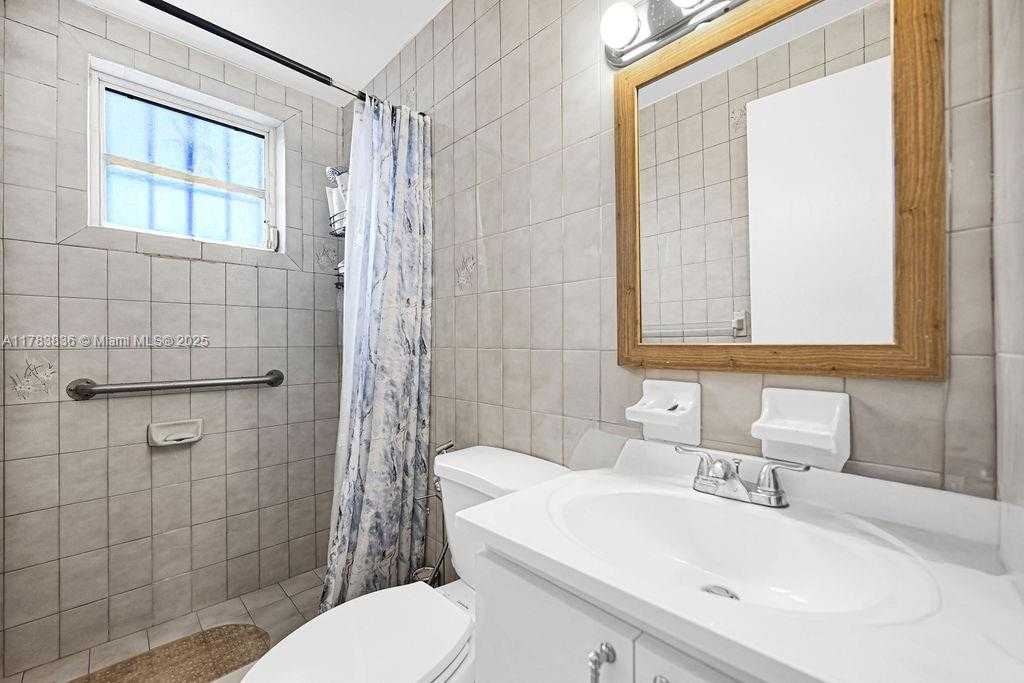 Small Image of 5080 EAST 5TH AVE, Hialeah Number 39