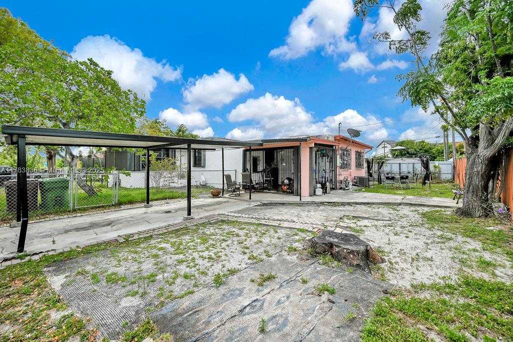 Small Image of 5080 EAST 5TH AVE, Hialeah Number 40
