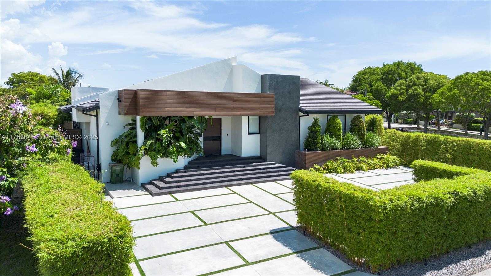 Small Image of 2275 NORTH EAST 120TH ST, North Miami Number 2
